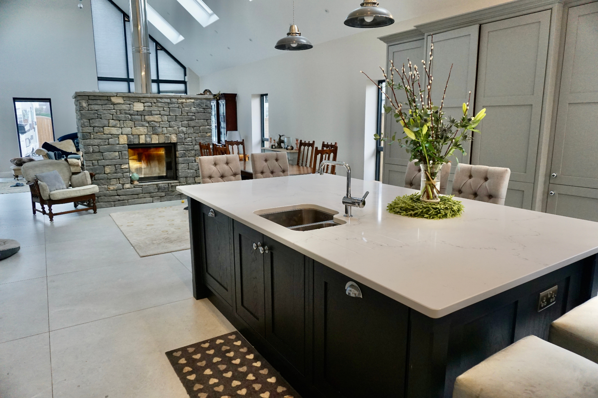 Calacatta Quartz island in Cardiff